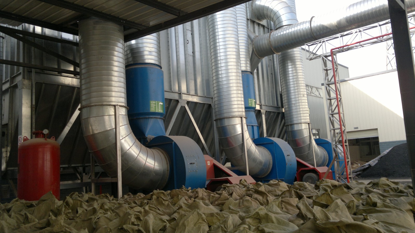 1715048229106951.jpg 家具厂木工除尘净化图片.jpg